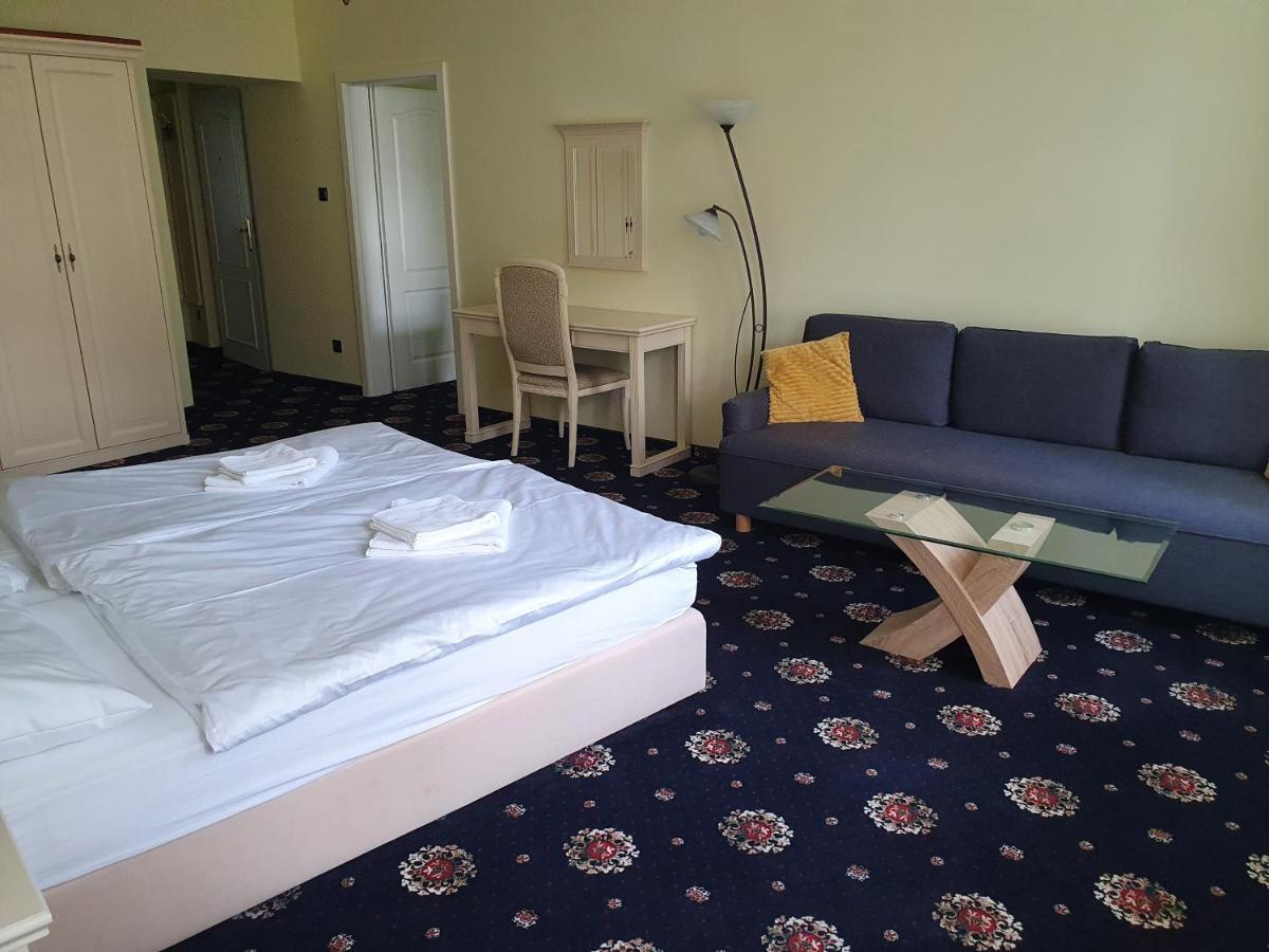 Evergreen Apartments Hotel Karlovy Vary Esterno foto
